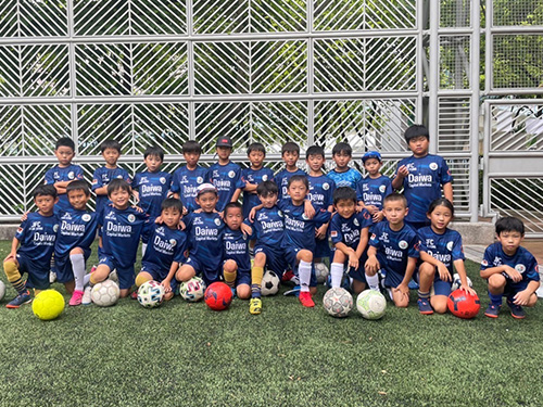 JFCに参加しサッカーを楽しむ子供たち