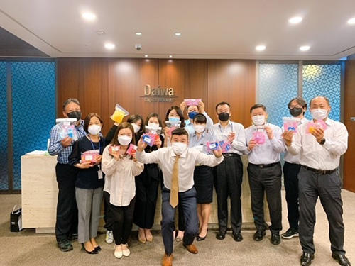 「愛の手作り石鹸制作」活動に参加した大和韓国のメンバー